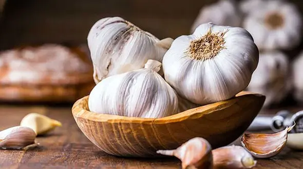 یک حبه سیر زیر بالش بگذارید تا راحت بخوابید 