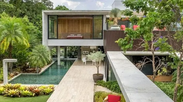 سفری به خانه رویایی در برزیل؛ تجسم آرامش با تلفیقی از بتن، چوب و طبیعت + عکس
