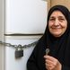 فیلم/ خلاقیت خنده‌دار  مادر ایرانی در حفظ غذایش از دست بچه‌های شکمو حماسه آفرید/ من یکی عاشق قفل کردن اون کفگیره شدم