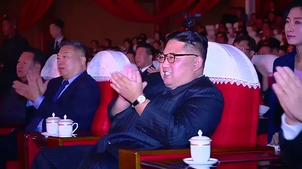 هیجان اون در کنسرت یک گروه موسیقی کره جنوبی در پیونگ‌یانگ+ تصاویر