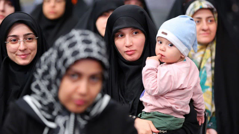 حضرت آیت‌الله خامنه‌ای رهبر معظم انقلاب اسلامی صبح امروز ( چهارشنبه ) در دیدار صدها نفر از نخبگان علمی، نفرات برتر المپیادها و آزمون‌ ورودی دانشگاه‌ها