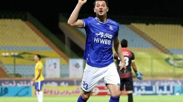 رمضانی به باشگاه استقلال رفت + فیلم