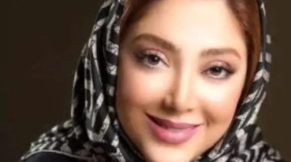 ژست پر از غرور مریم سلطانی بازیگر محبوب با استایل اعیانی +عکس /چه شال خاصی سر کرده خانم بازیگر