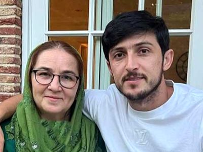 فیلم/ سردار آزمون: من شانسی به دنیا اومدم دکتر به مامانم گفته بود بخاطر کم خونی خیلی زیاد سالم به دنیا نمیام بعد چند سال همون دکتر رو تو فرودگاه دیدیم و...