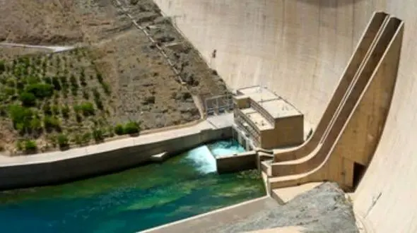 وضعیت سد زاینده‌رود بحرانی‌است/۷۰ درصد حجم سد خالی است!