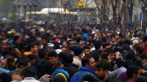 جمهوری اسلامی: مهمانی۱۰کیلومتری غدیر، مشکل مردم را حل نمی‌کند