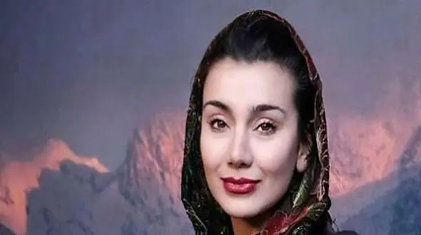 استایل «دهه شصتی» خاطره حاتمی در کنسرت محسن ابراهیم‌زاده / بازیگر معروف سریال «فقط به خاطر تو» با تیپی نوستالژیک غافلگیر کرد 