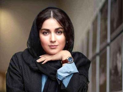 فیلمی لو رفته‌ دیدنی از تولد مختلط افسانه پاکرو ! / ببینید با کدام مرد کیک تولدش را می برد !