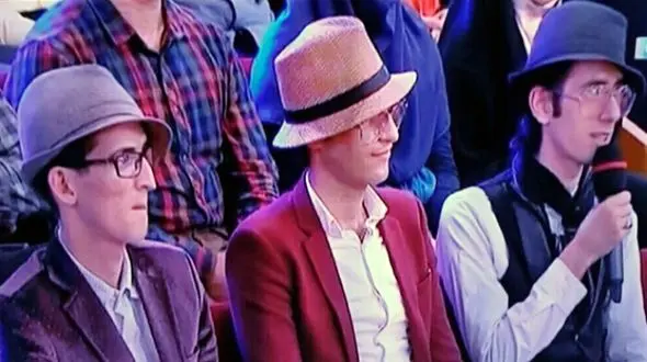 فیلم آواز باشکوه بدل مرتضی پاشایی با آهنگ بابک جهانبخش در خندوانه / بازم به یه لبخند دلبسته دلم