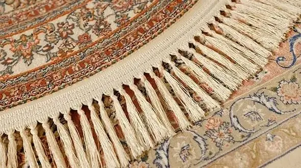 فیلم / مرتب کردن ریشه فرش با شانه مخصوص