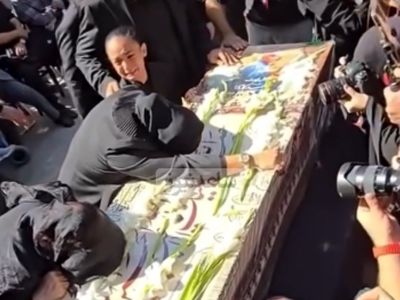 فیلم ضجه های جانسوز خانواده محمد کاسبی بر روی پیکر بی جان او +مرثیه خوانی تلخ  تک دخترش، یلدا در فراق پدر در مراسم تشییع جنازه