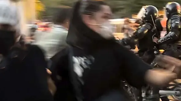 گزارش مستند از 3 ساعت همراهی یک خبرنگار با معترضان تهرانی / شعار هم دادم ! + عکس