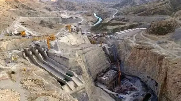 سدها نه تنها باعث افزایش اشتغال نشده بلکه فقر را در ایران افزایش دادند/ در کشور ما شرکت ها به جای دولت ها تصمیم می گیرند
