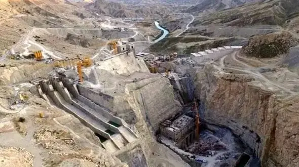 سدها نه تنها باعث افزایش اشتغال نشده بلکه فقر را در ایران افزایش دادند/ در کشور ما شرکت ها به جای دولت ها تصمیم می گیرند