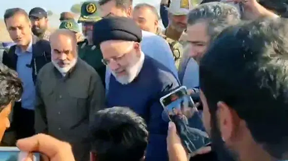 رئیسی: شما برید، من هواتونو دارم !