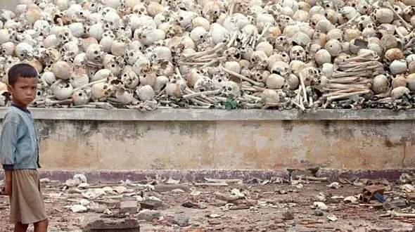 ماجرای قتل عام هولناک‌ در مکانی مخوف به نام مزارع مرگ! + عکس 