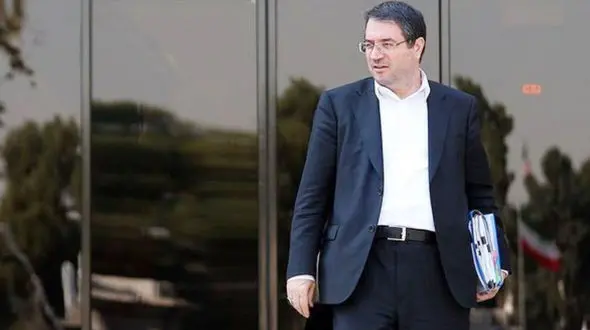 جزئیات برکناری وزیر در یک شب / از خودرو تا ردپای سه نفر از نزدیکان وزیر سابق