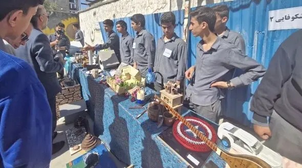 حرکت حیرت انگیز دانش آموزان سیرجانی / دو زندانی آزاد شدند!