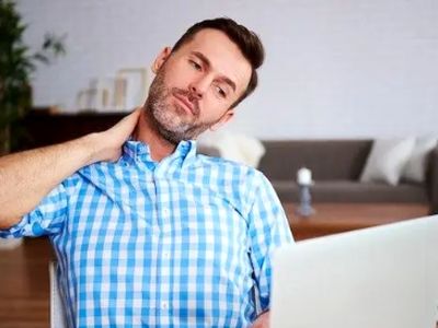 اثرات نشستن طولانی بر بدن: از کمر درد تا مشکلات جدی