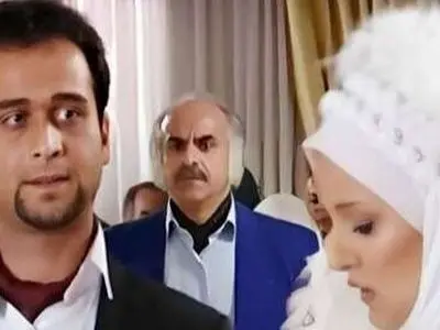 عکس ها / نگاهی به خونه زندگی لوکس و دلباز علی تقوا زاده، سینای سریال آوای باران با رونمایی از اتاق پر از کتابش و ...