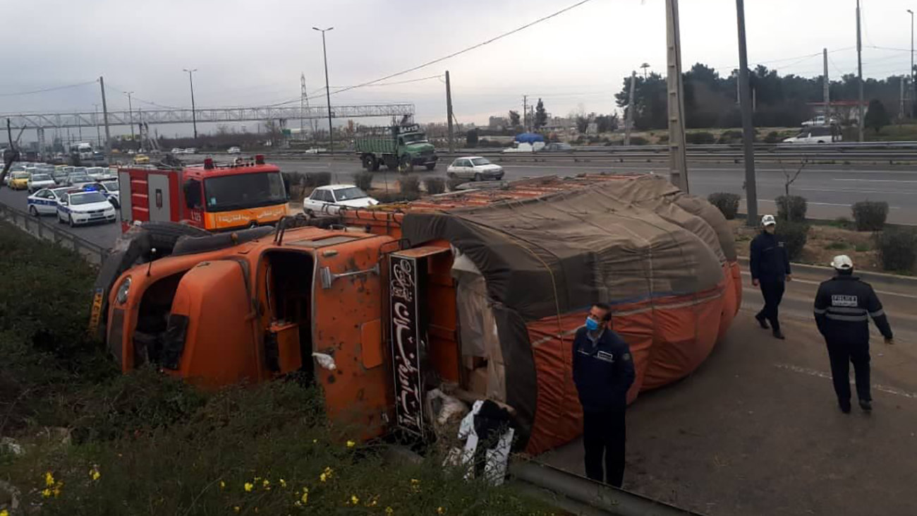واژگونی  خونین کامیون در اتوبان قزوین-زنجان 