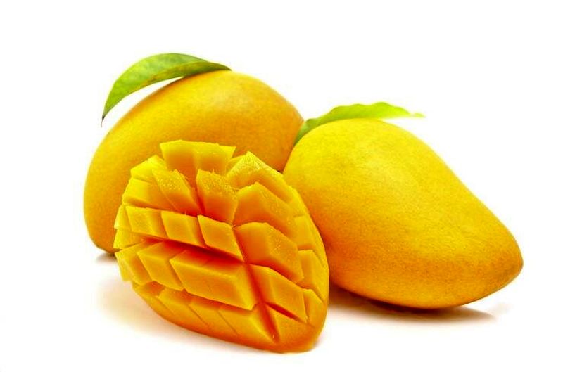 ترفندهای کاربردی برای برش زدن انبه بدون له شدن و کثیف‌کاری