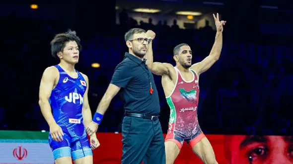 کشتی گیر ژاپنی به خودش آمد و کری خواند: رحمان! مبارزه سومی هم هست