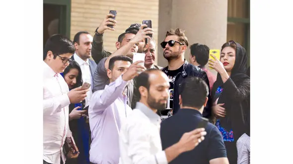 تشکر آقای سوپراستار از مردم+ عکس