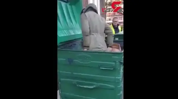 این زن داخل سطل زباله چه می کرد / او در یک قدمی مرگ بود+فیلم