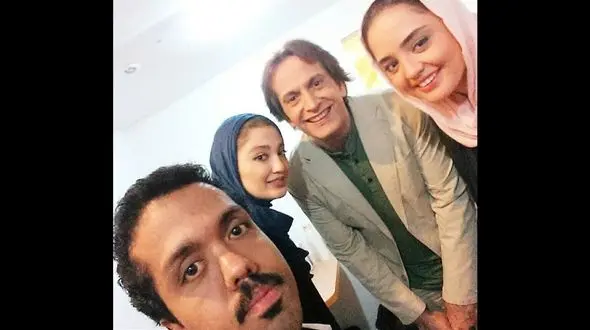 فیلم / وایرال شدن  نماز خواندن بازیگر سریال ستایش روی دیوار چین ... / امید علیمردانی همه را مبهوت کرد ...