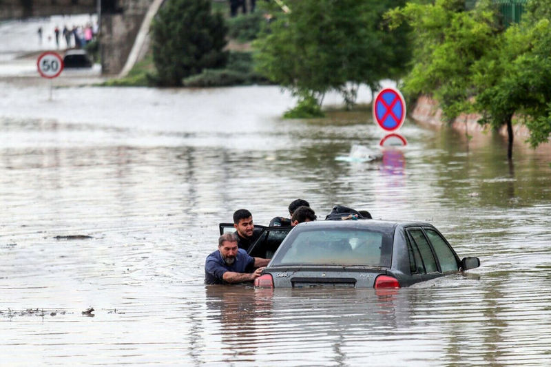 پارسا پیروز فر