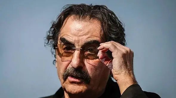 فیلم آوازخوانی باشکوه شهرام ناظری با آهنگ عمو نوروز / آی عمو نوروز چشامون پر غم دلامون پرسوز ..