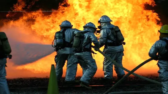 جزئیات آتش‌سوزی ساختمان مسکونی چهار طبقه در کرج