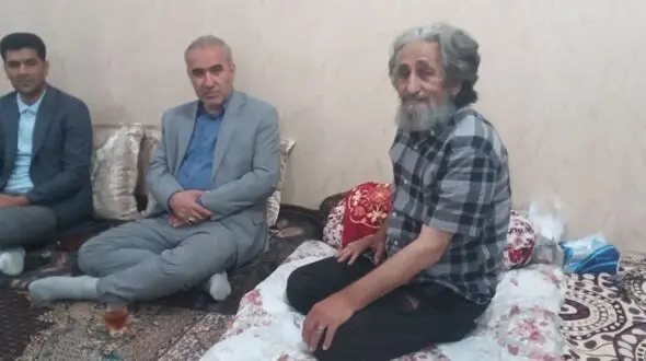 عیادت روسای ادارات فرهنگ و ارشاد اسلامی و آموزش و پرورش  از هنرمند پیشکسوت هشترودی