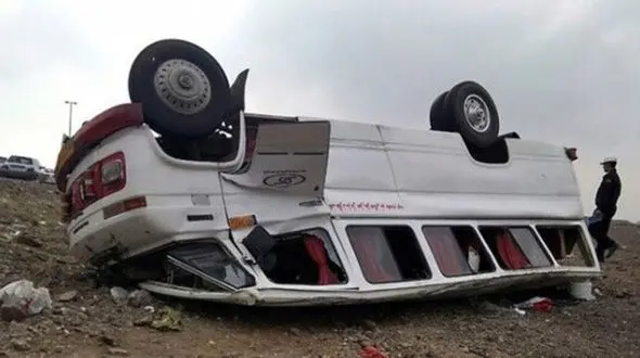 راننده پیاده شد مینی بوس با مسافرانش به دره افتاد / خراسان