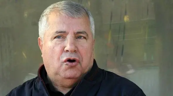 علی پروین هم به بیمارستان رفت + فیلم