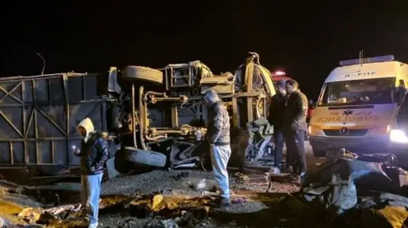 اعلام اسامی 13 مصدوم حادثه اتوبوس در آزادراه شرق اصفهان