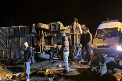 اعلام اسامی 13 مصدوم حادثه اتوبوس در آزادراه شرق اصفهان
