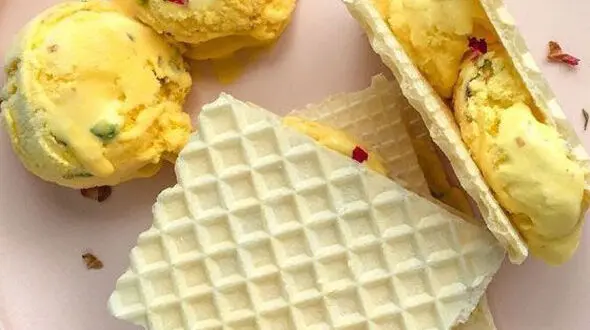 از بستنی سنتی خانگی تا پیراشکی پنیری