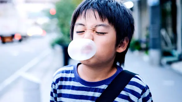 خوب و بد آدامس جویدن / بجوید و جوان بمانید!