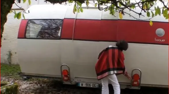 خانه متحرکی که با فشار اهرم بزرگتر می شود+ فیلم