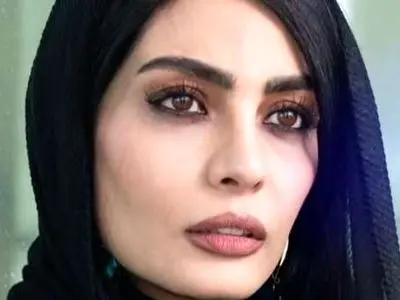 صحرا اسداللهی: کلاس اول ابتدایی خیلی تحقیر شدم؛ بابام سرایدار بود و مامانم حامله بهشون گفتم مقنعه و کفش میخوام/ مادرم مجبور شد گردنبندشو بفروشه!