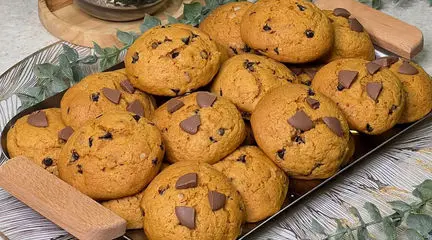 کوکی کدو حلوایی خوشمزه پاییزی با بافت نرم‌ و خوشرنگ‌ و تپلی + فیلم