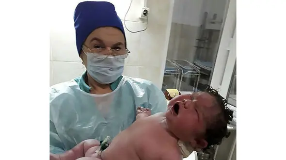 تولد نوزاد سنگین وزن همه را شوکه کرد + عکس / روسیه