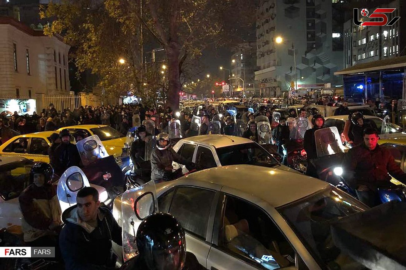ترافیک و مختل شدن عبور و مرور در چهارراه ولیعصر تهران