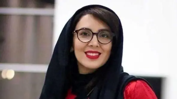 استایل خاص لیلا بلوکات و خواهرش در خارج از کشور/ درست مثل سیبی که از وسط دو نیم کرده باشن