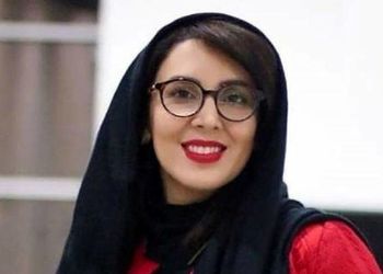 استایل خاص لیلا بلوکات و خواهرش در خارج از کشور/ درست مثل سیبی که از وسط دو نیم کرده باشن
