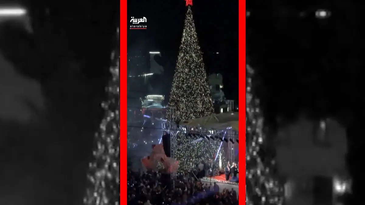 فیلم روشن شدن درخت کریسمس در بیت لحم پس از دو سال جنگ