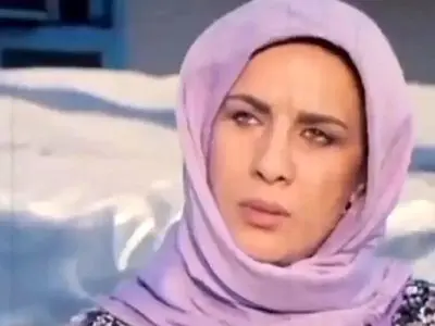 عکس| سفر در زمان؛ «محبوبه بیات» بازیگر قبل و بعد انقلاب در 75 سالگی و در پاریس