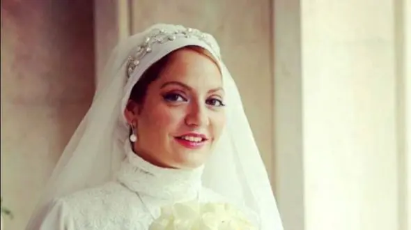 عکس/سفر در زمان/ «مهناز افشار» در یکی از اولین فیلم‌هایش در 23 سالگی / معصومیتی که دیگر در چهره خانم بازیگر نیست!